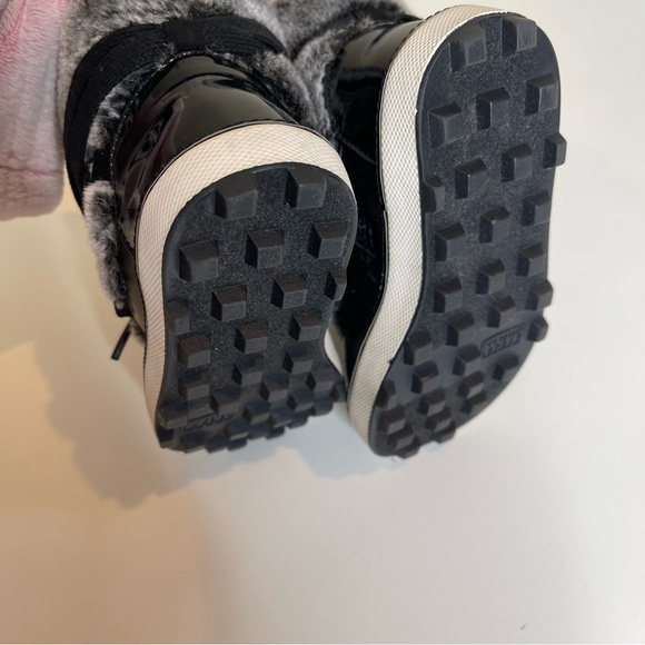 Stuart Weitzman Kids  Ariana Snow Boot - Picture 5 of 11